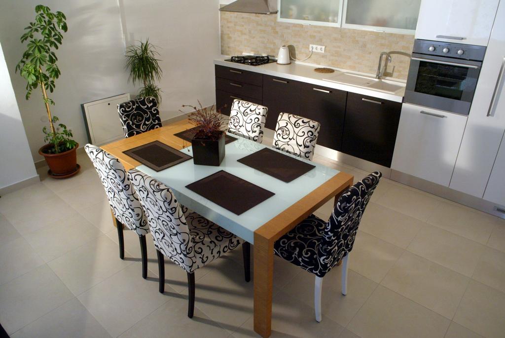 Apartments Perina Tisno Extérieur photo