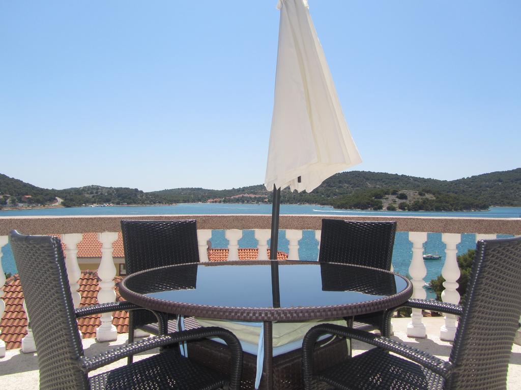 Apartments Perina Tisno Chambre photo